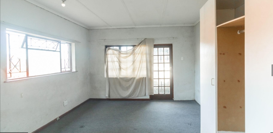 5 Bedroom Property for Sale in Abbotsford Eastern Cape
